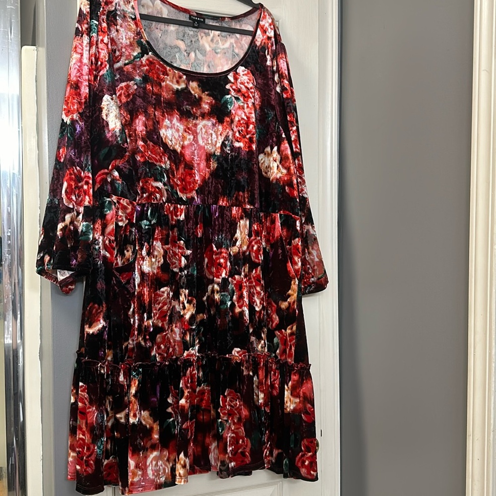Torrid floral velvet dress with pockets